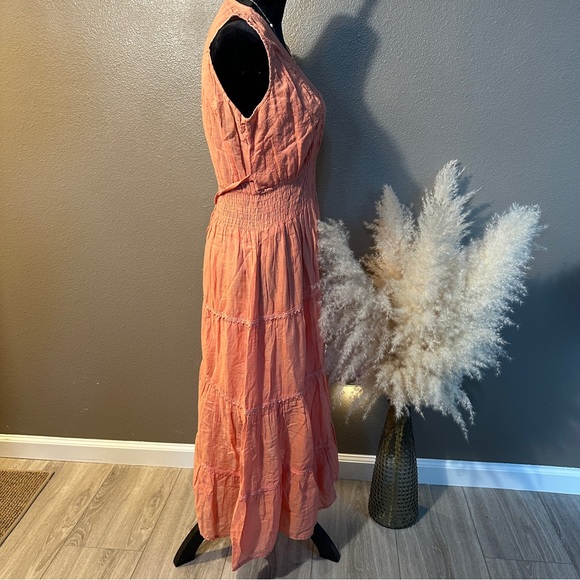Women's Coral Sleeveless V-Neck Maxi Dress - Picture 5 of 10